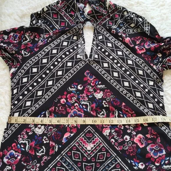 Express small black floral geometric long sleeve dress - Picture 10 of 13